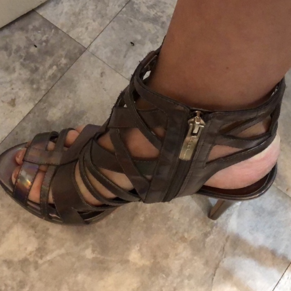 BCBGeneration size 10 silver / gray hologram / prismlike cage heels side zip